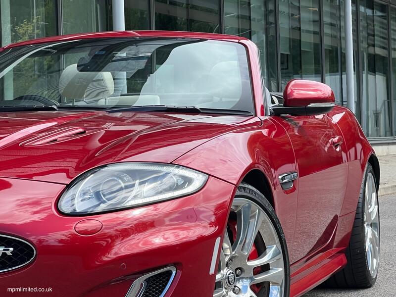 JAGUAR XKR