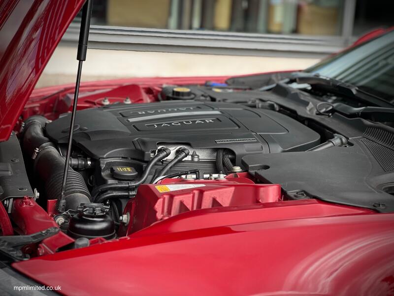 JAGUAR XKR