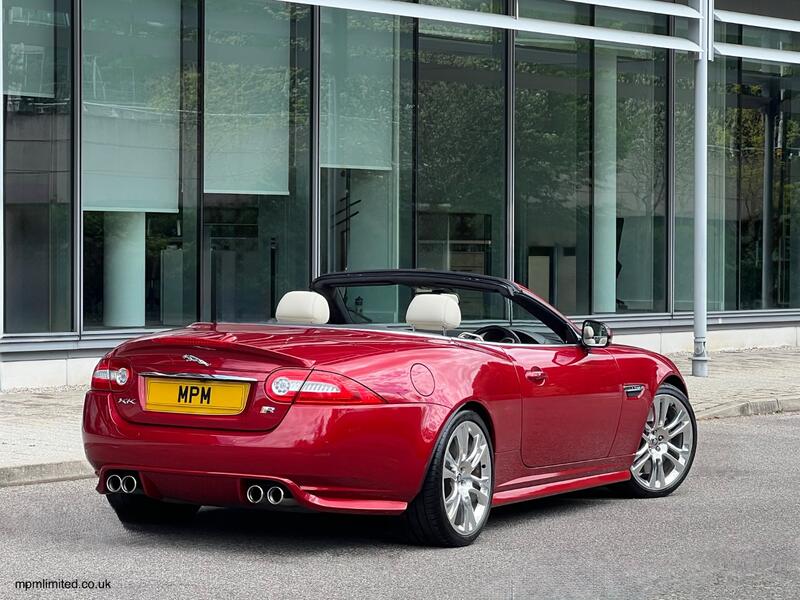 JAGUAR XKR