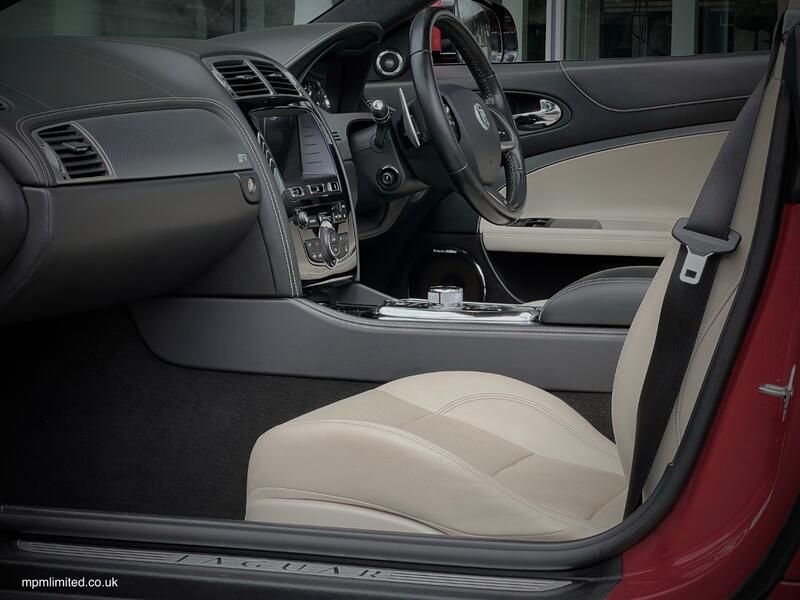 JAGUAR XKR