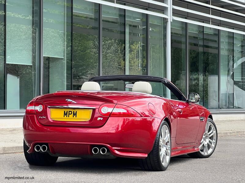 JAGUAR XKR