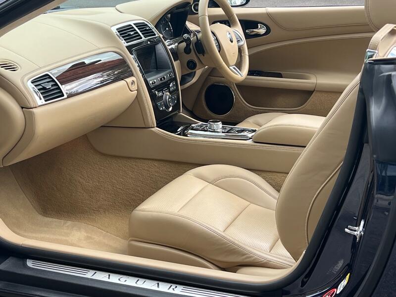 View JAGUAR XK 5.0 V8 Signature