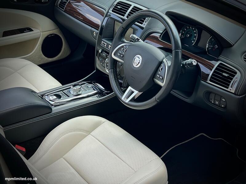View JAGUAR XK 5.0 V8 Portfolio Convertible