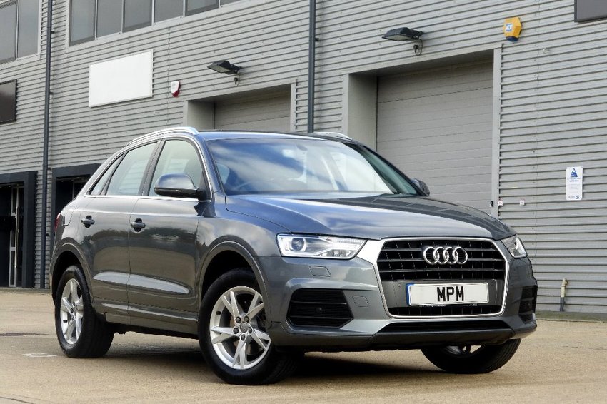 AUDI Q3