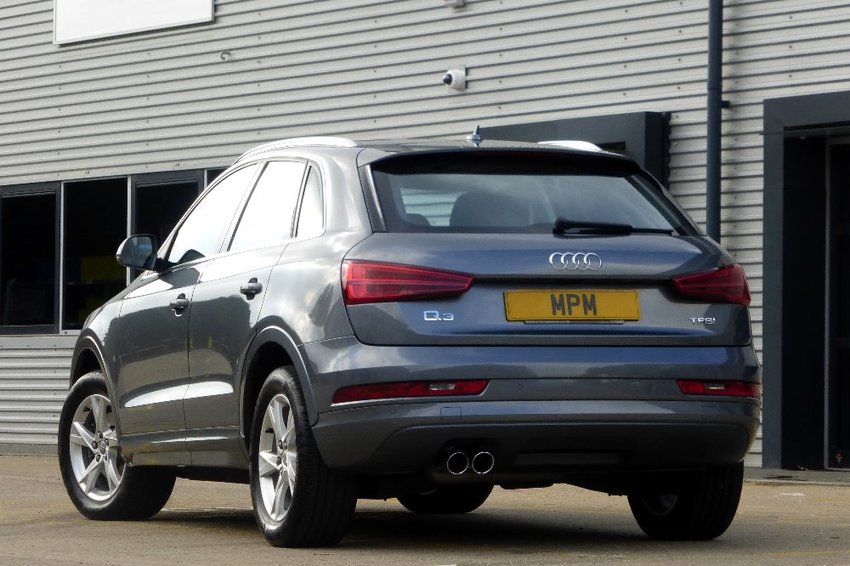 AUDI Q3