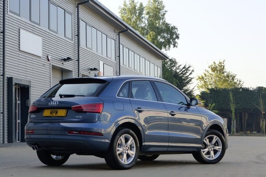 AUDI Q3