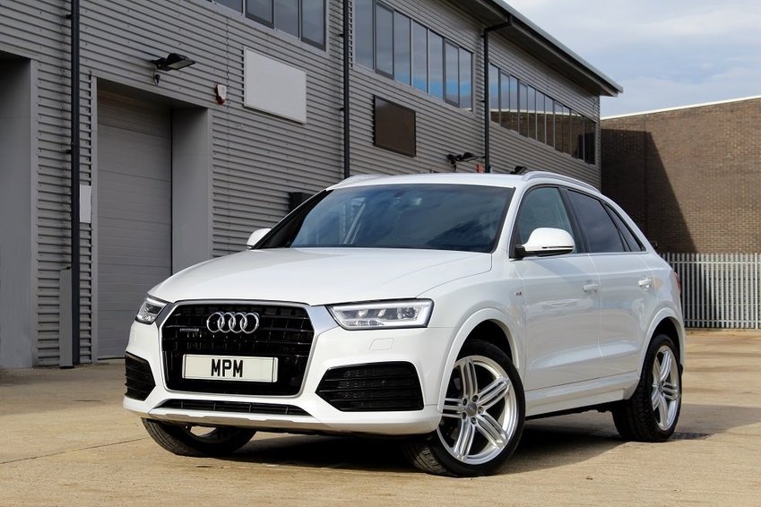 AUDI Q3