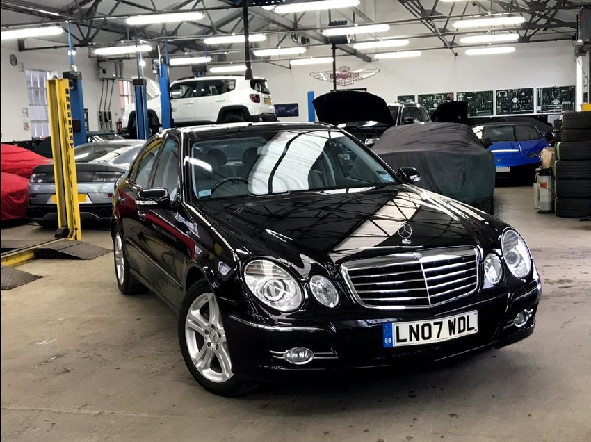 View MERCEDES-BENZ E CLASS 500 V8 5.5 32V 388 Bhp