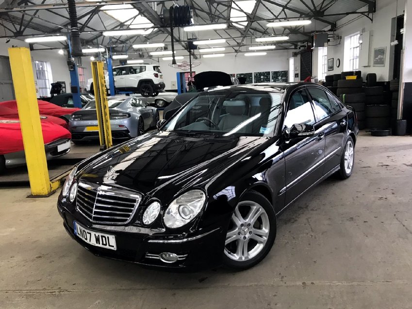 View MERCEDES-BENZ E CLASS 500 V8 5.5 32V 388 Bhp