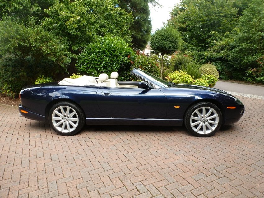 JAGUAR XK8