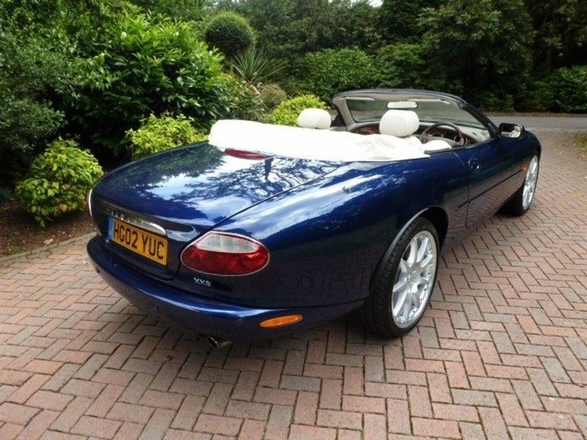 JAGUAR XK8