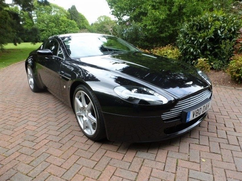 ASTON MARTIN VANTAGE