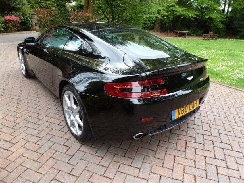 View ASTON MARTIN VANTAGE V8 Vantage