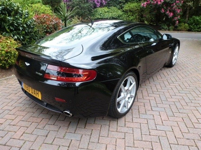 ASTON MARTIN VANTAGE