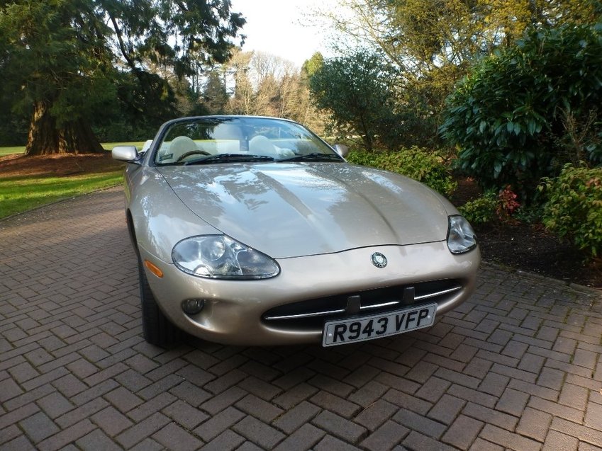 JAGUAR XK8