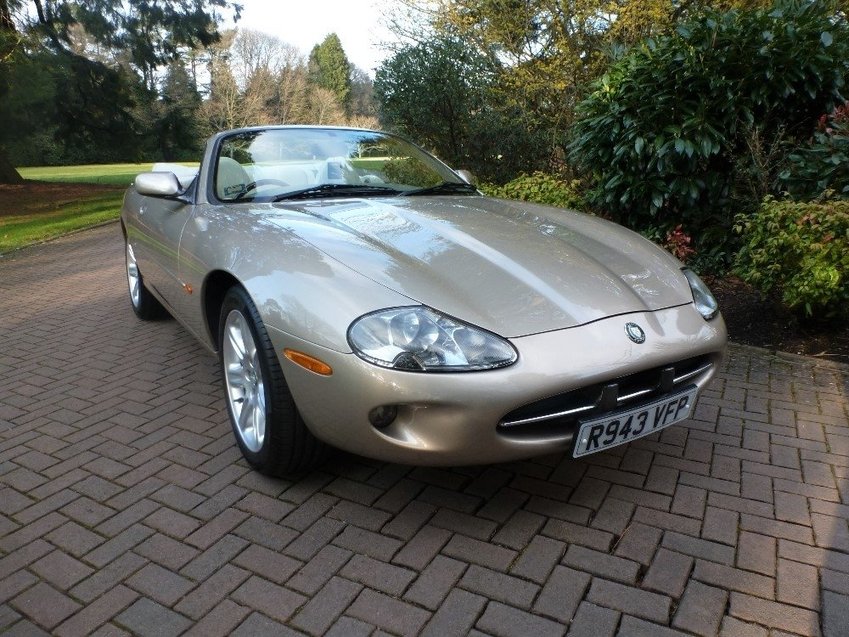 JAGUAR XK8