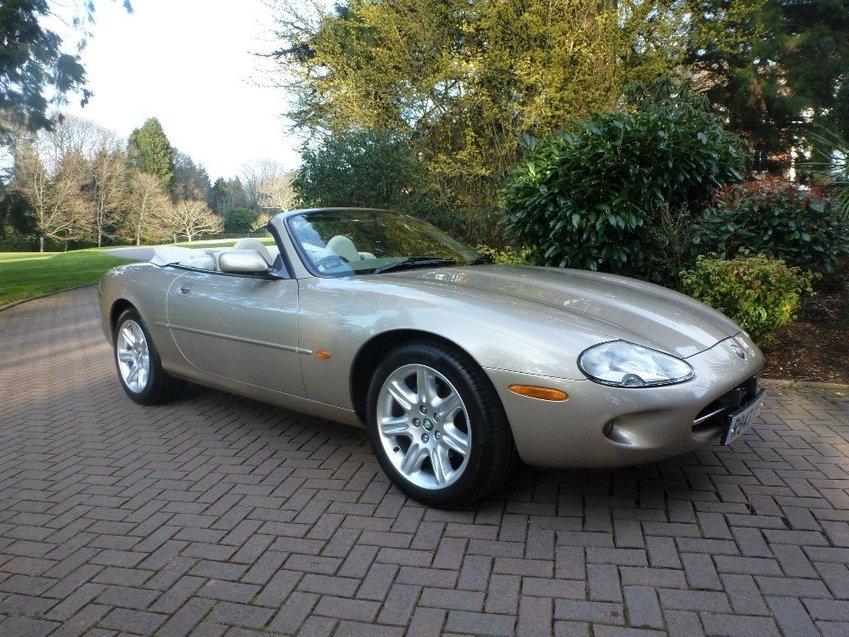 JAGUAR XK8