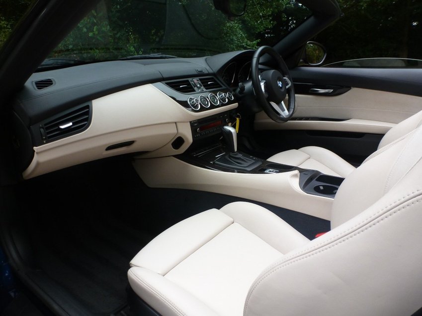 View BMW Z4 Z4 2.3i S Drive Auto