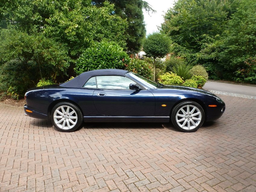 JAGUAR XK8