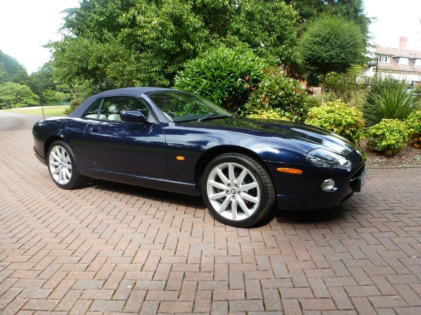 JAGUAR XK8