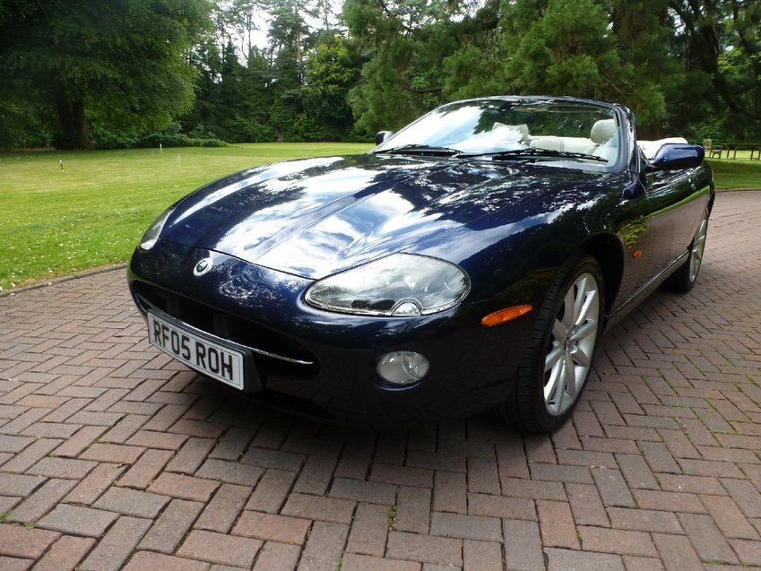 JAGUAR XK8