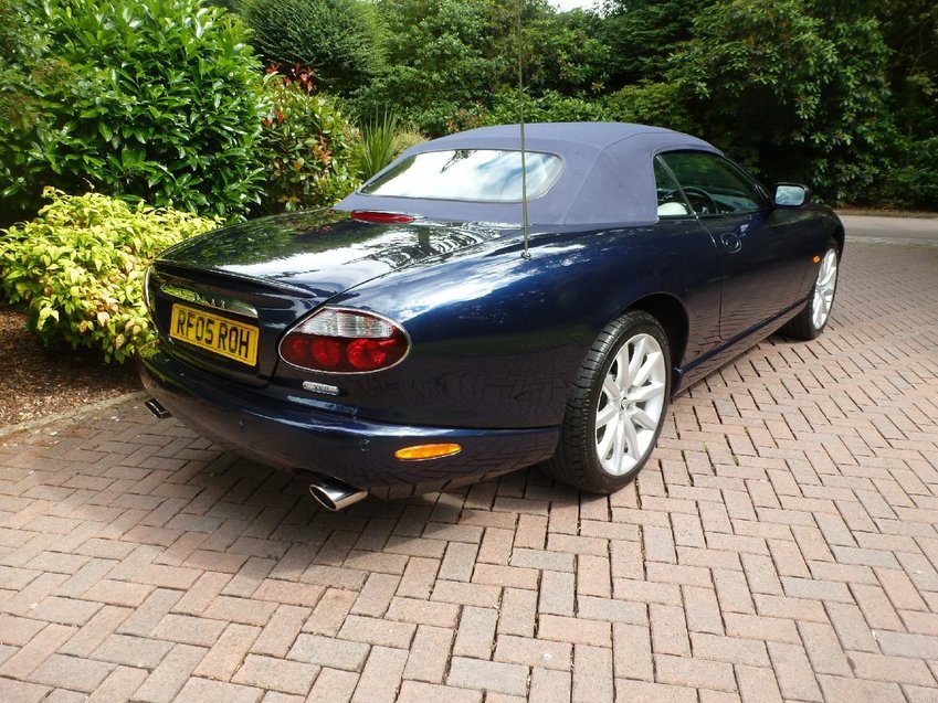 JAGUAR XK8