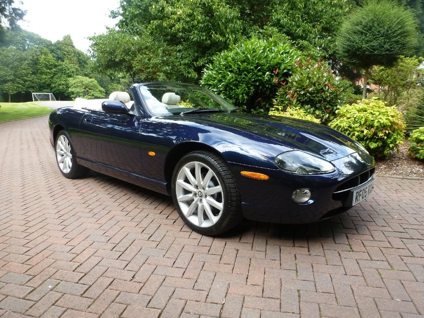 JAGUAR XK8