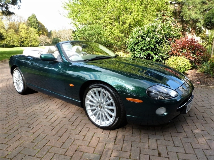 JAGUAR XK8