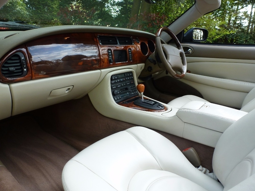 View JAGUAR XK8 XK8 4.2 Convertible