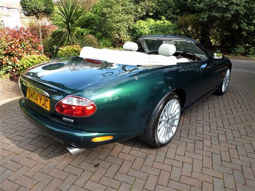 JAGUAR XK8