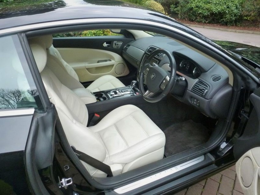 View JAGUAR XKR 4.2 Coupe