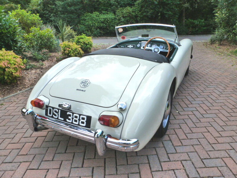 MG MGA