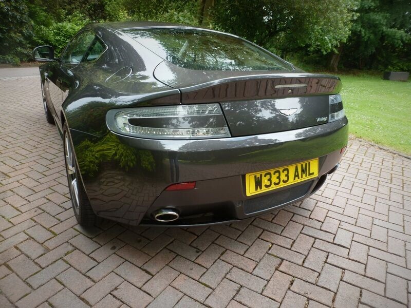 ASTON MARTIN VANTAGE