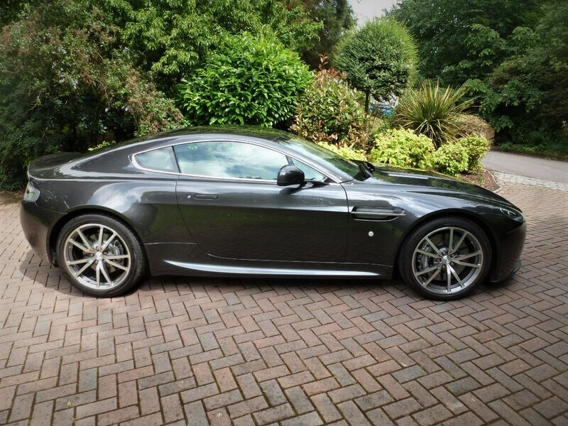 View ASTON MARTIN VANTAGE 5.0 V8  2014 mdl.