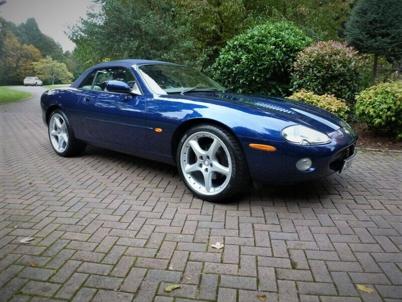 JAGUAR XKR