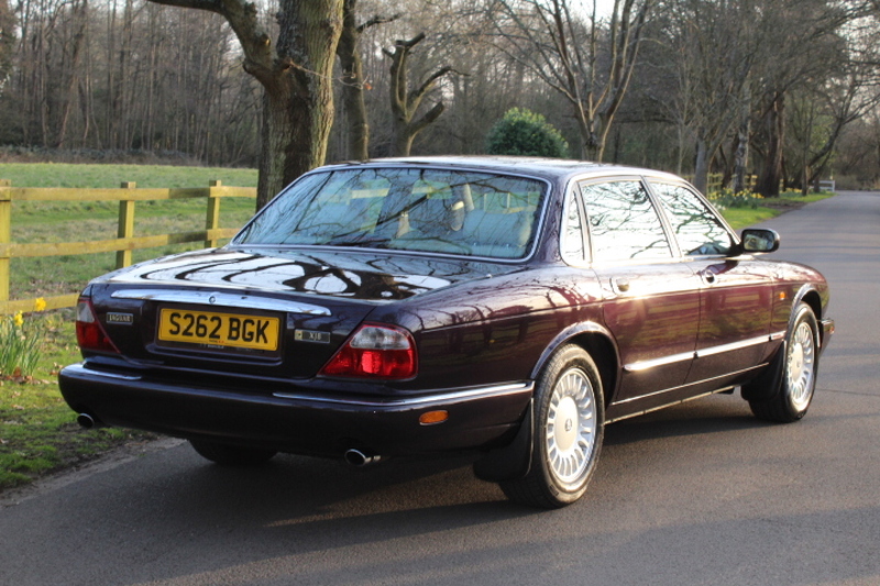 JAGUAR XJ