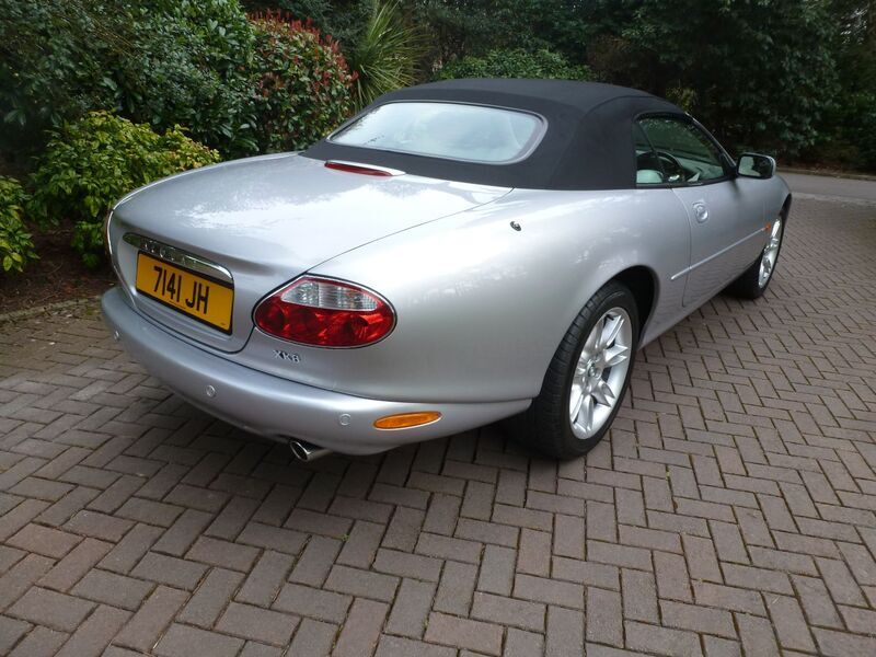 JAGUAR XK8