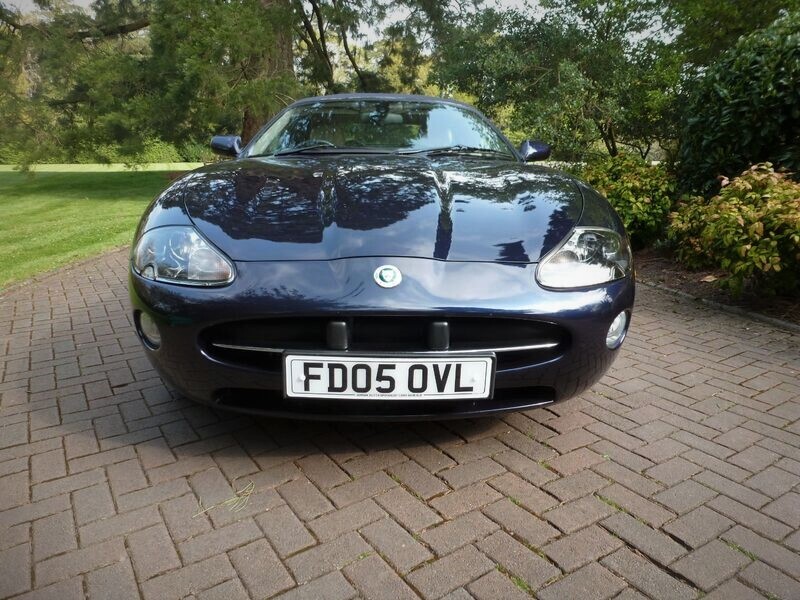 JAGUAR XK8