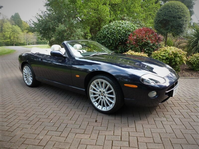 JAGUAR XK8