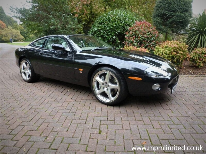 JAGUAR XKR