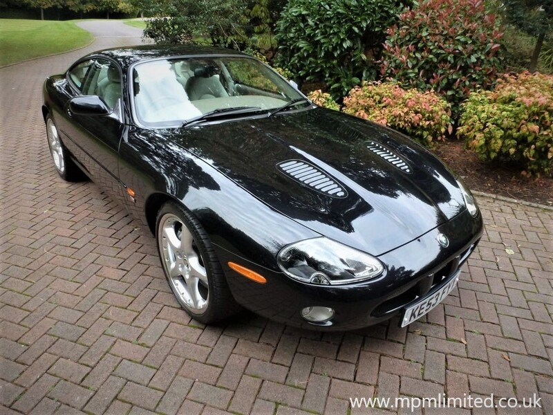 JAGUAR XKR