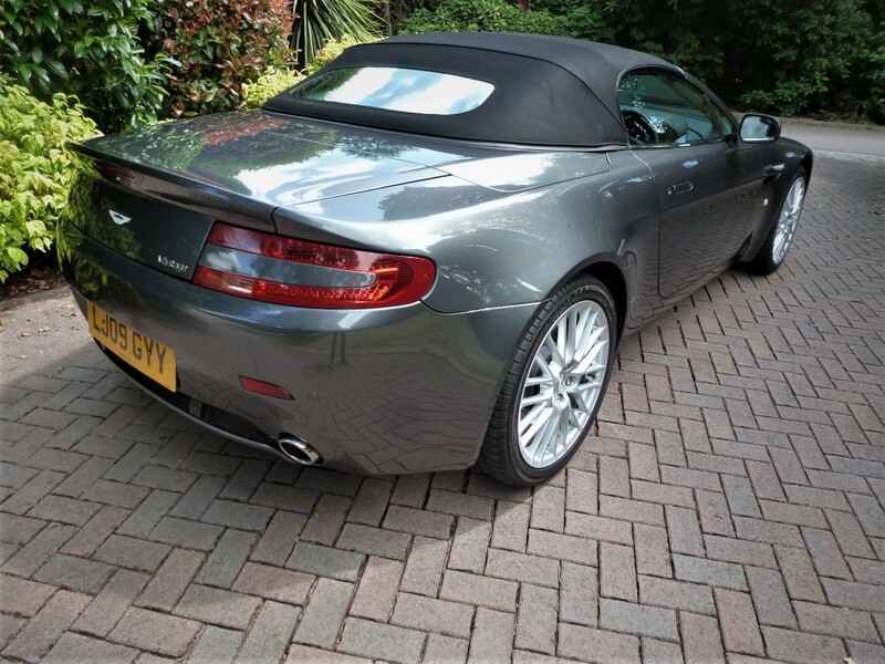 View ASTON MARTIN VANTAGE V8 Roadster