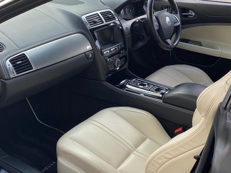 JAGUAR XKR