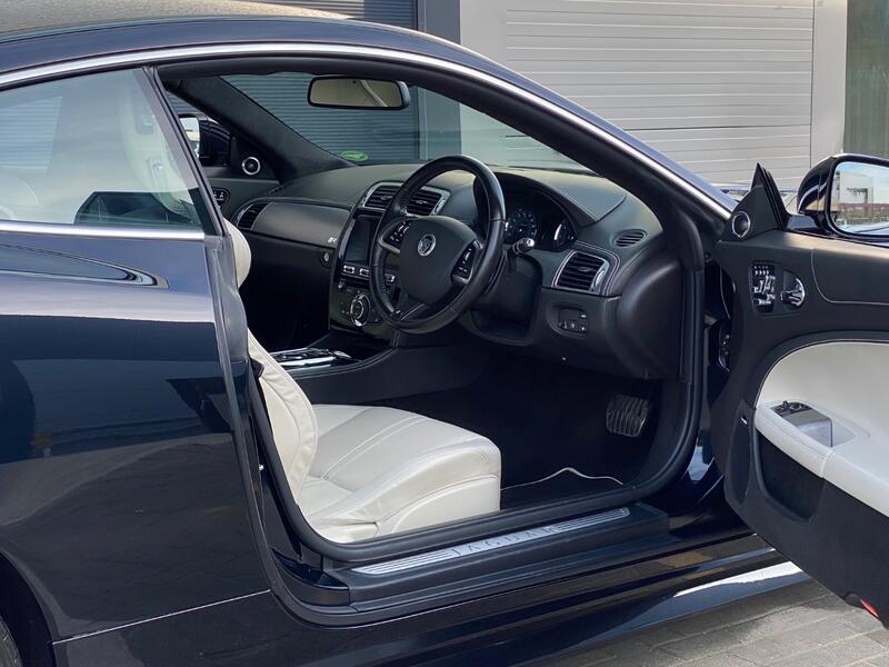 JAGUAR XKR