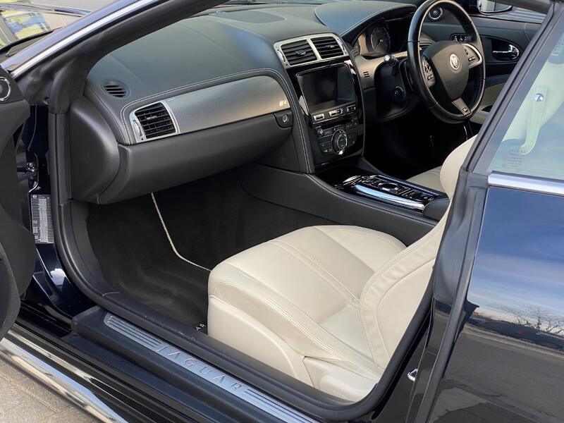 JAGUAR XKR