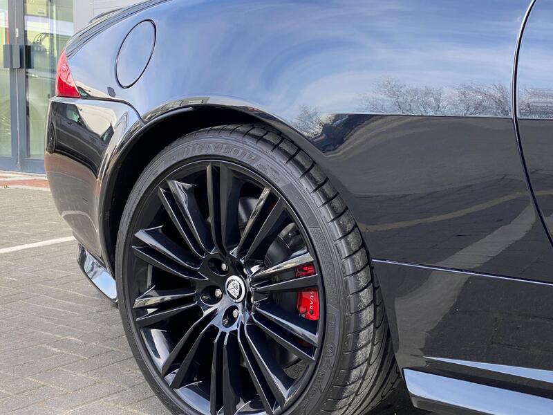 JAGUAR XKR