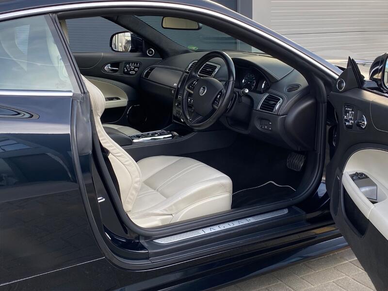 JAGUAR XKR